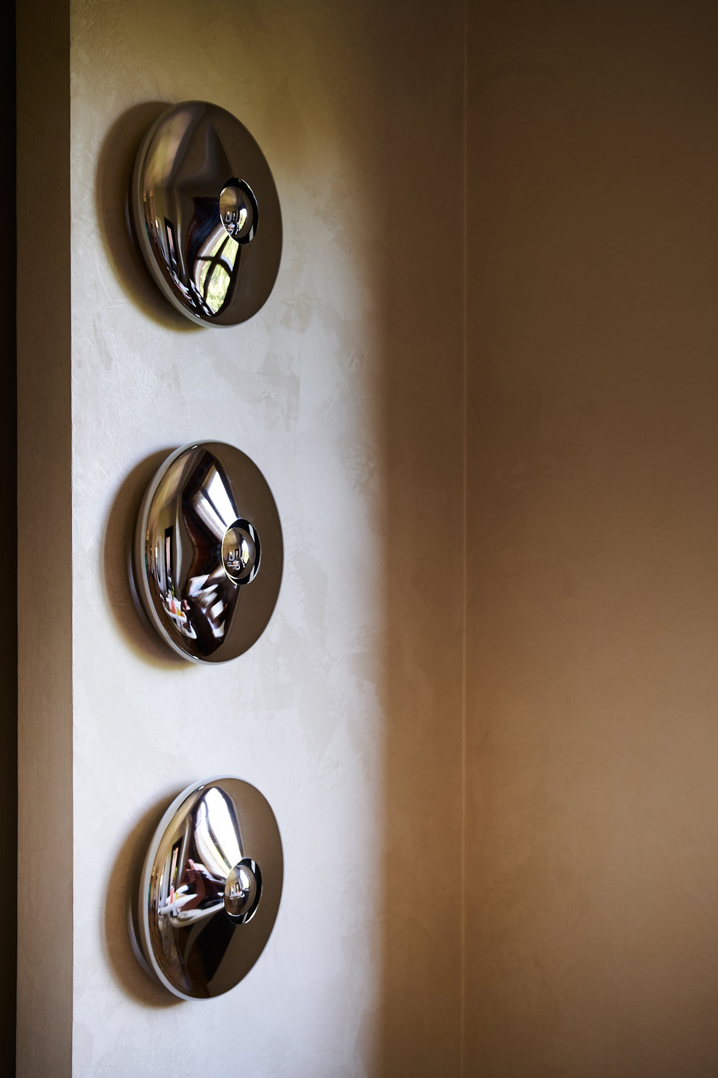 Andrea Wall Light