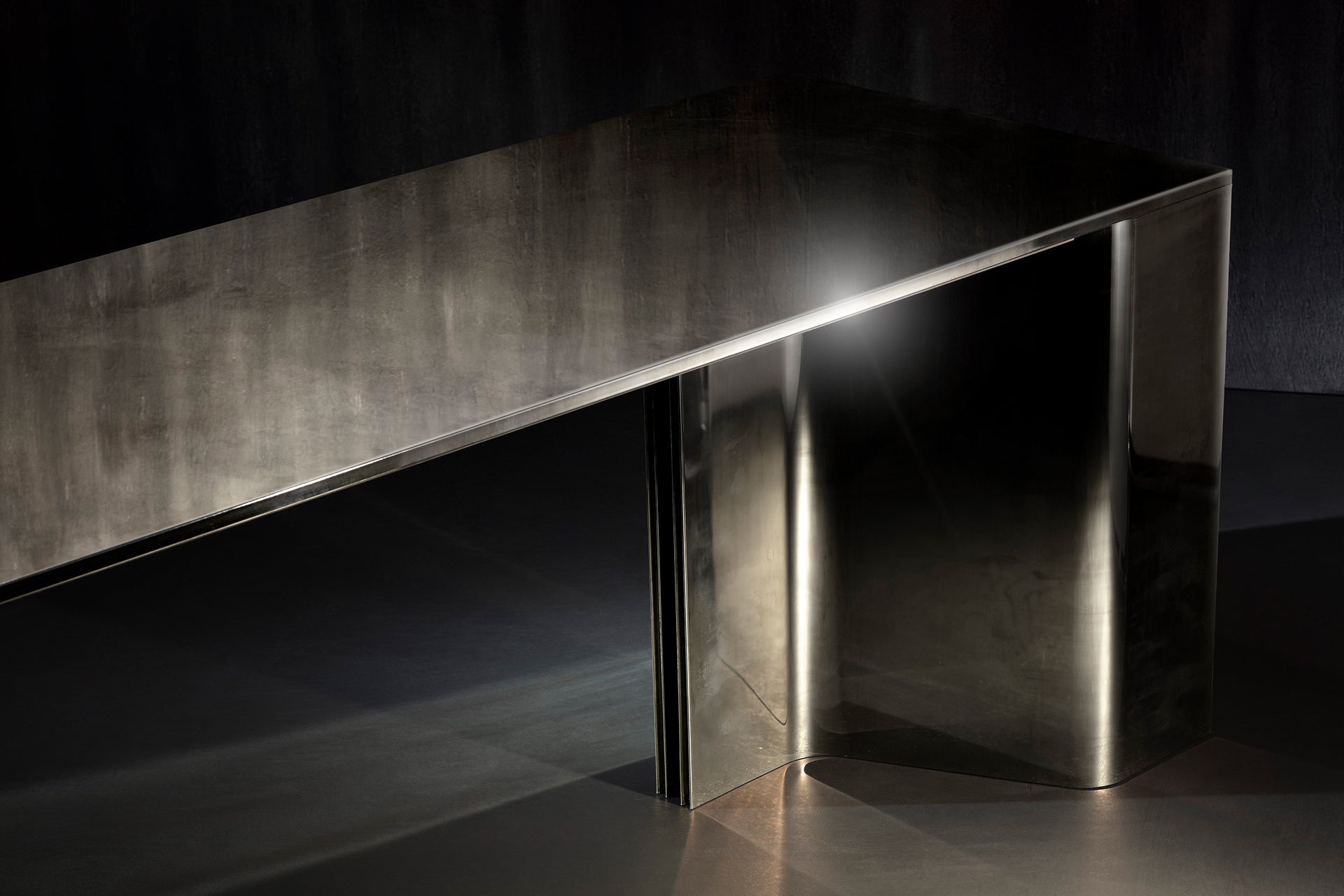 Time Dining Table