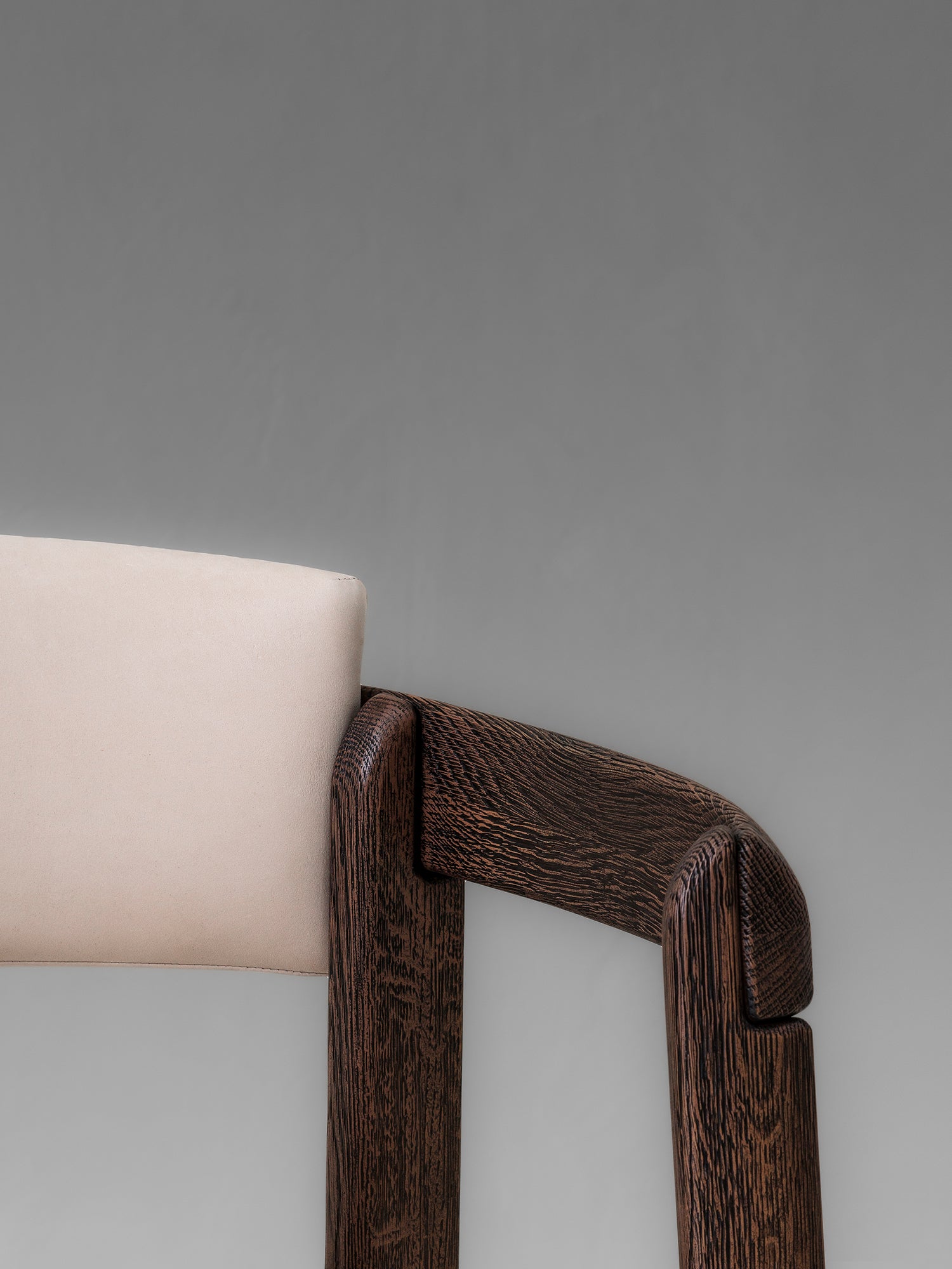 VIU ∙ DINING CHAIR WITH ARMRESTS