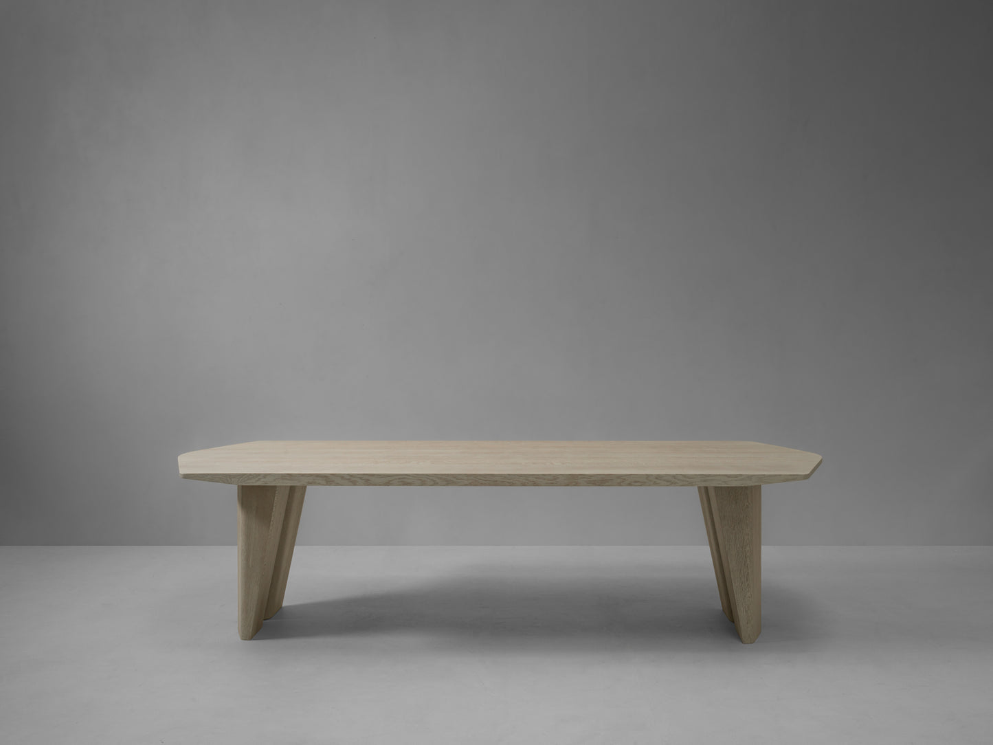 ROMY ∙ DINING TABLE