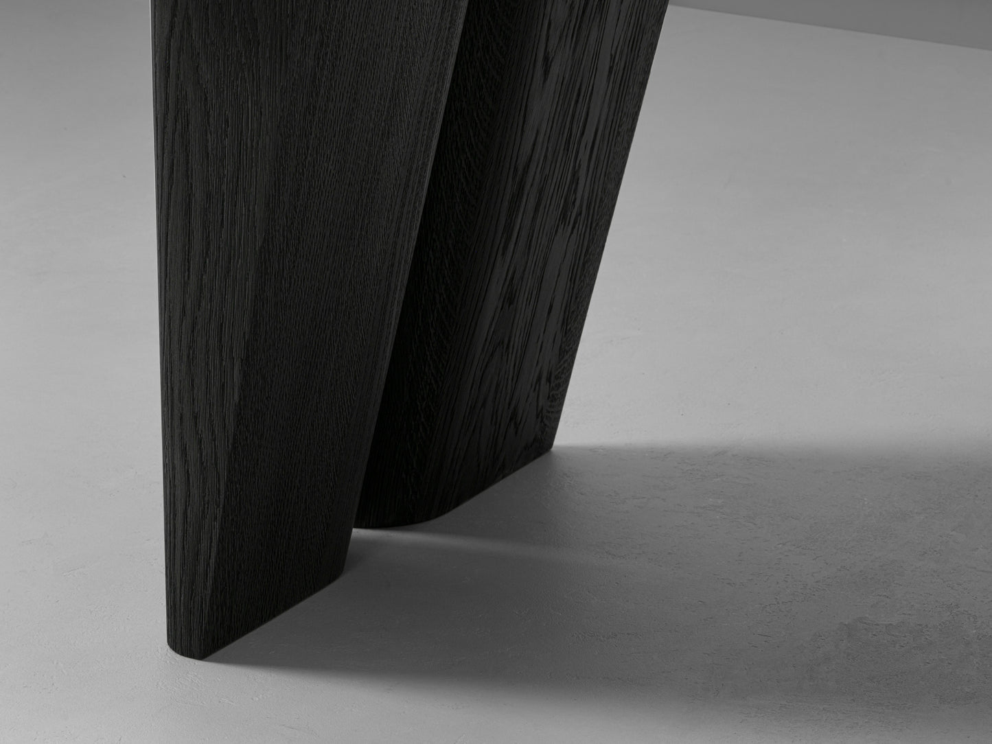 ROMY ∙ DINING TABLE