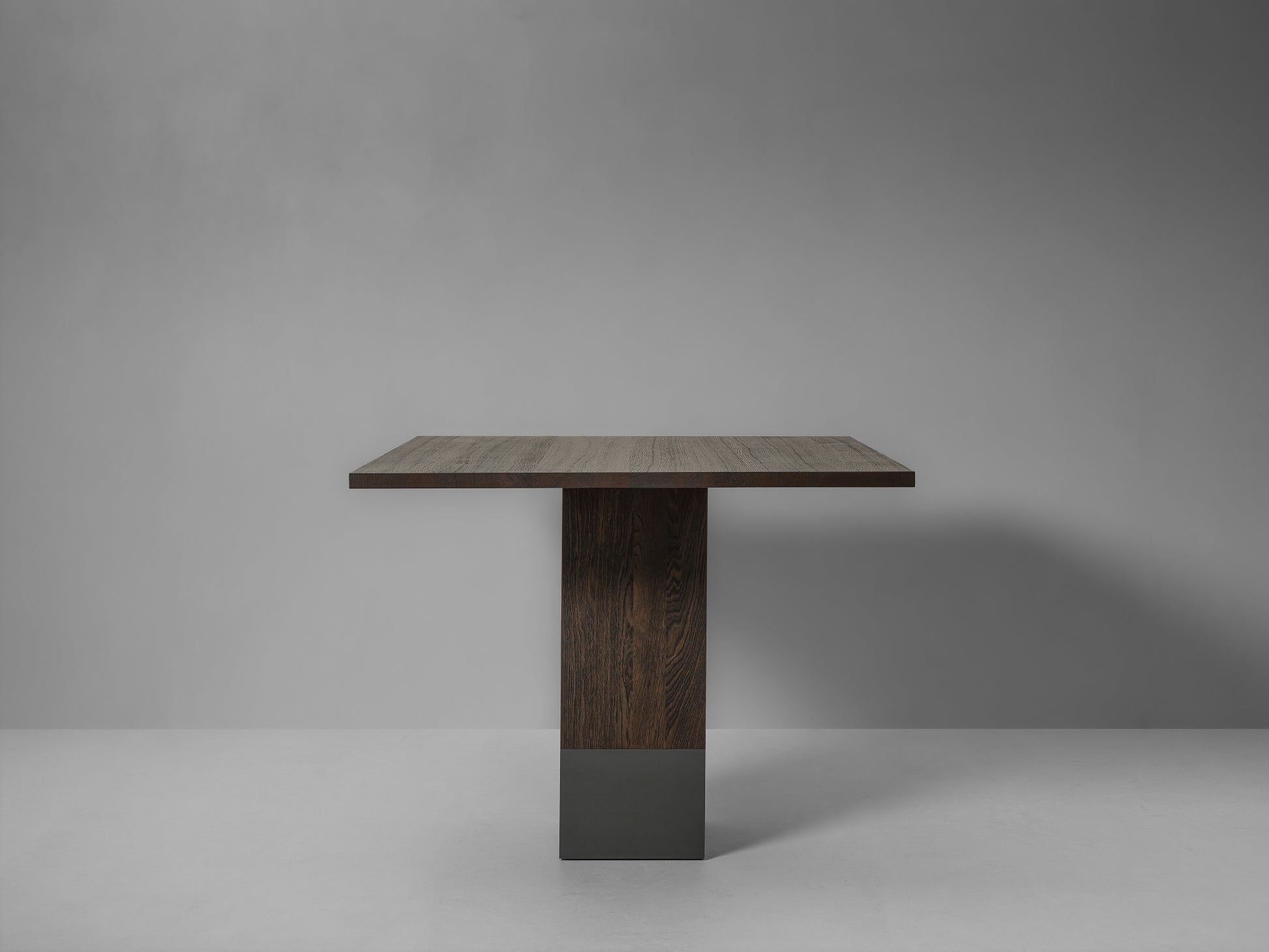 NOTA BENE ∙ BAR TABLE SQUARE