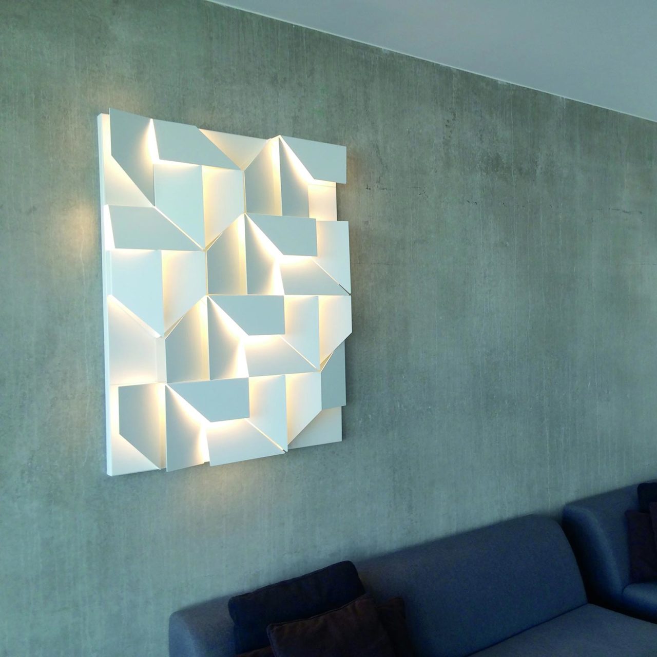Wall Shadows Grand Wall Light