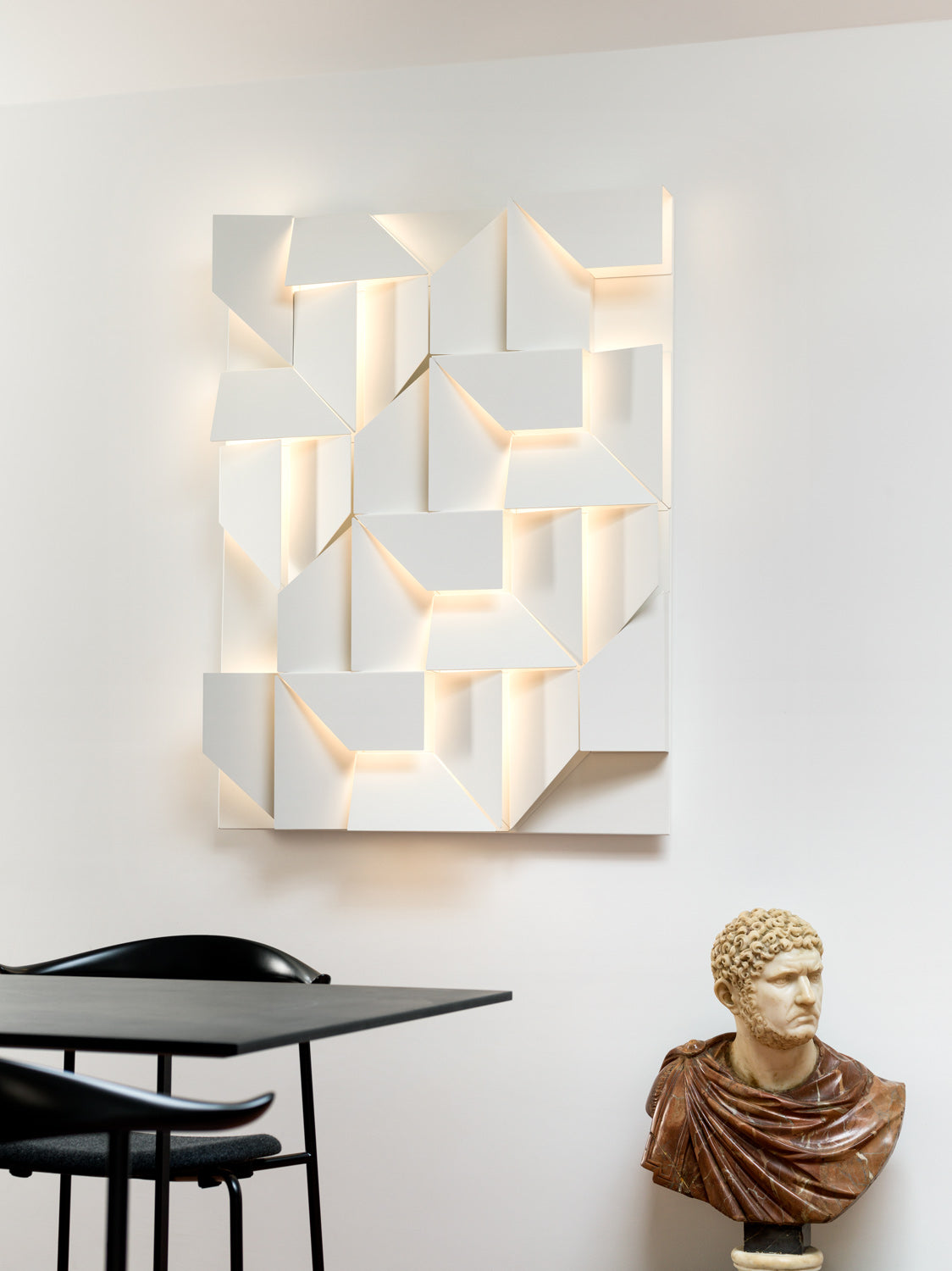 Wall Shadows Grand Wall Light