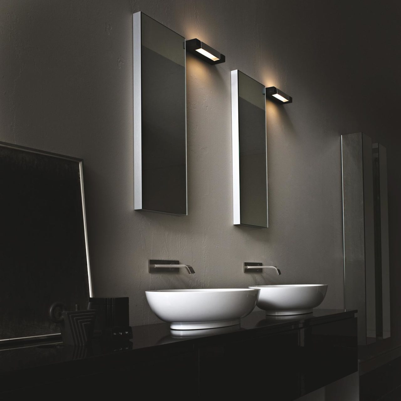 Ara Wall Light