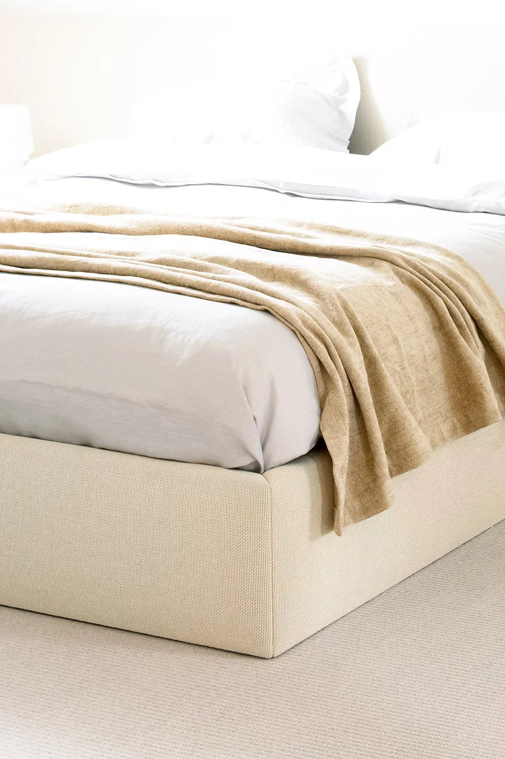 Quilted bed headboard