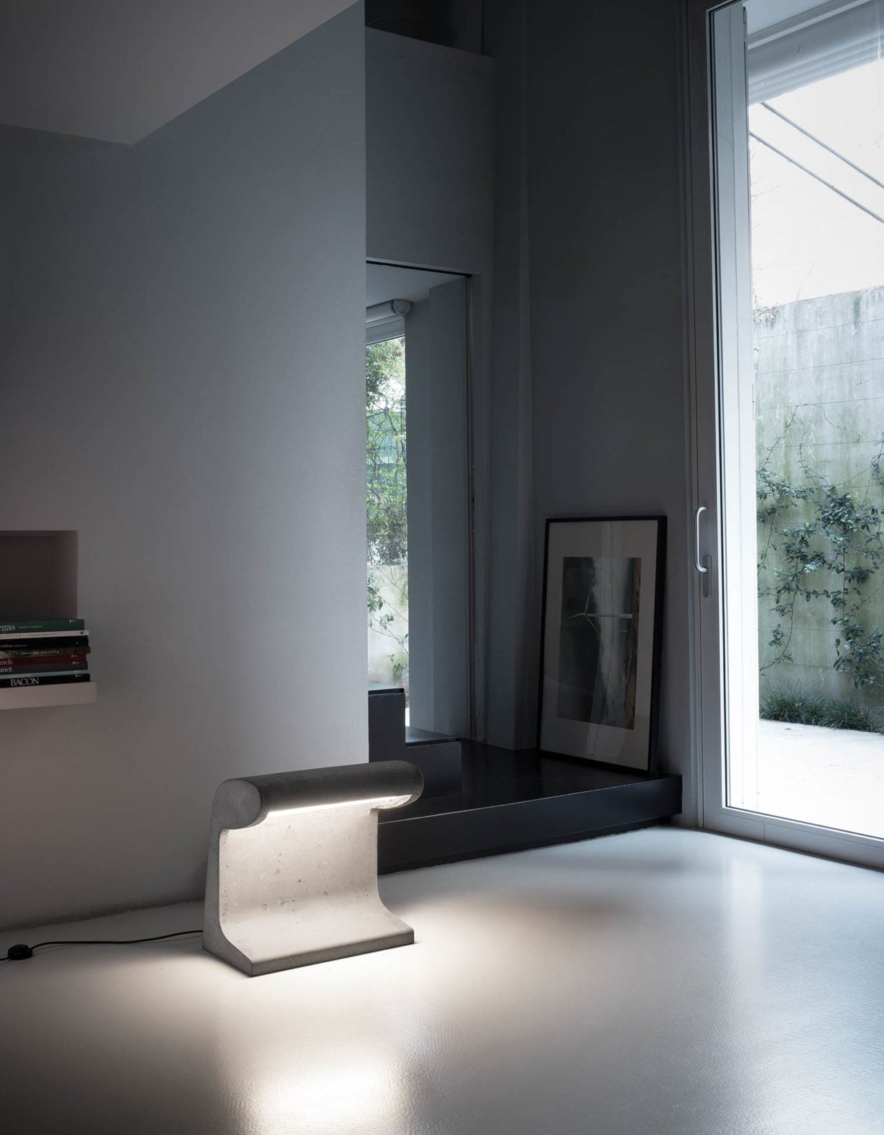 Borne Béton Grande Floor Lamp