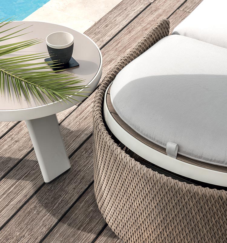 Esedra Sunbed