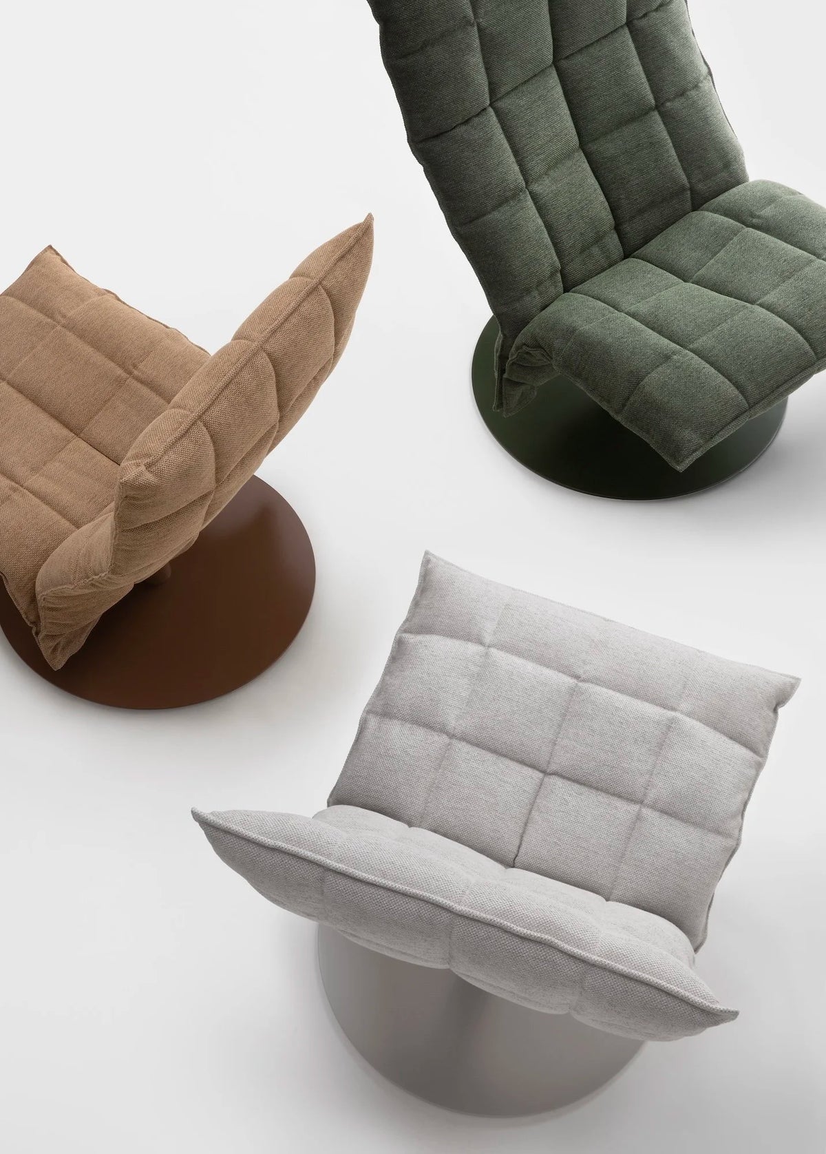 Wide Swivel k chair with star base