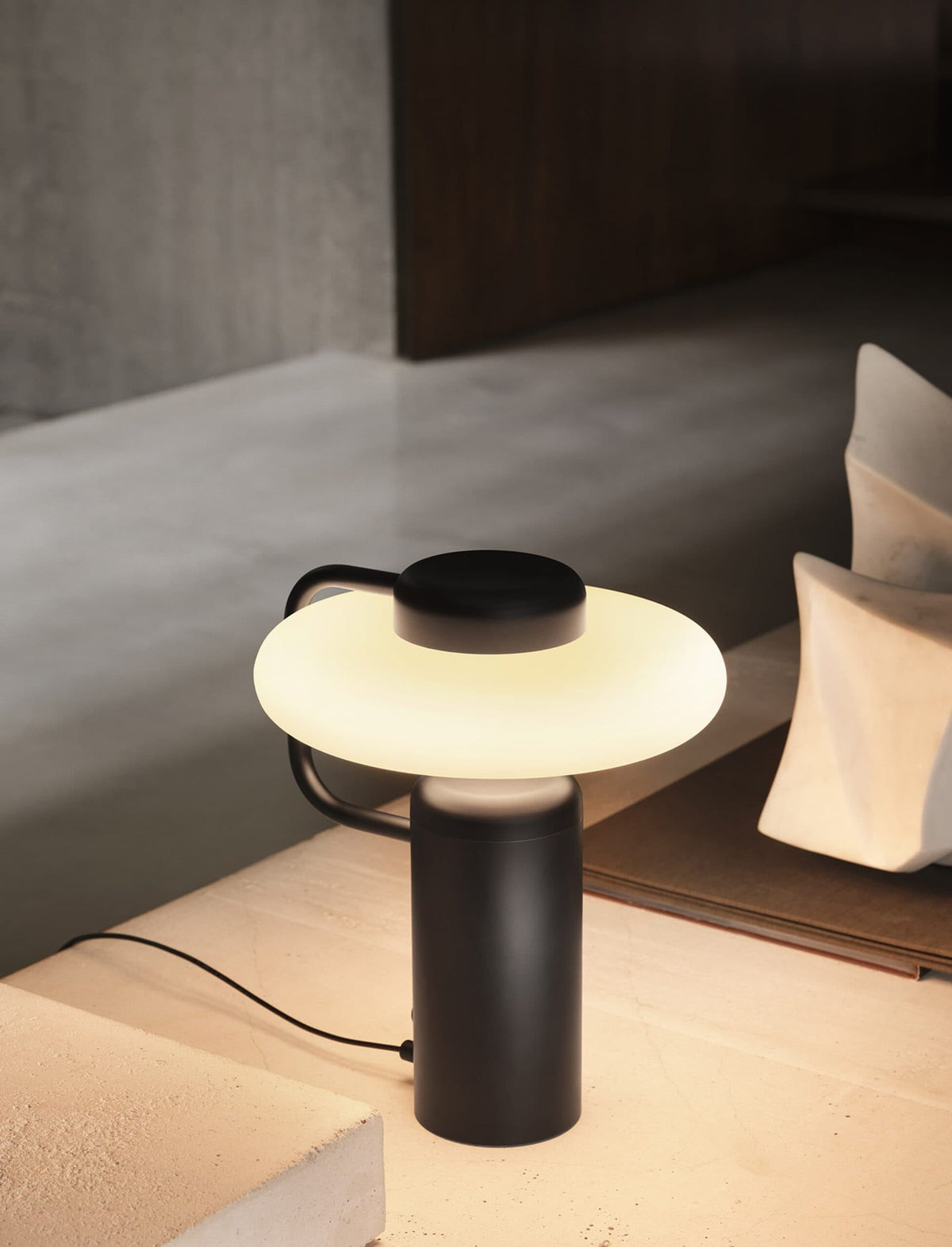 Tratto table