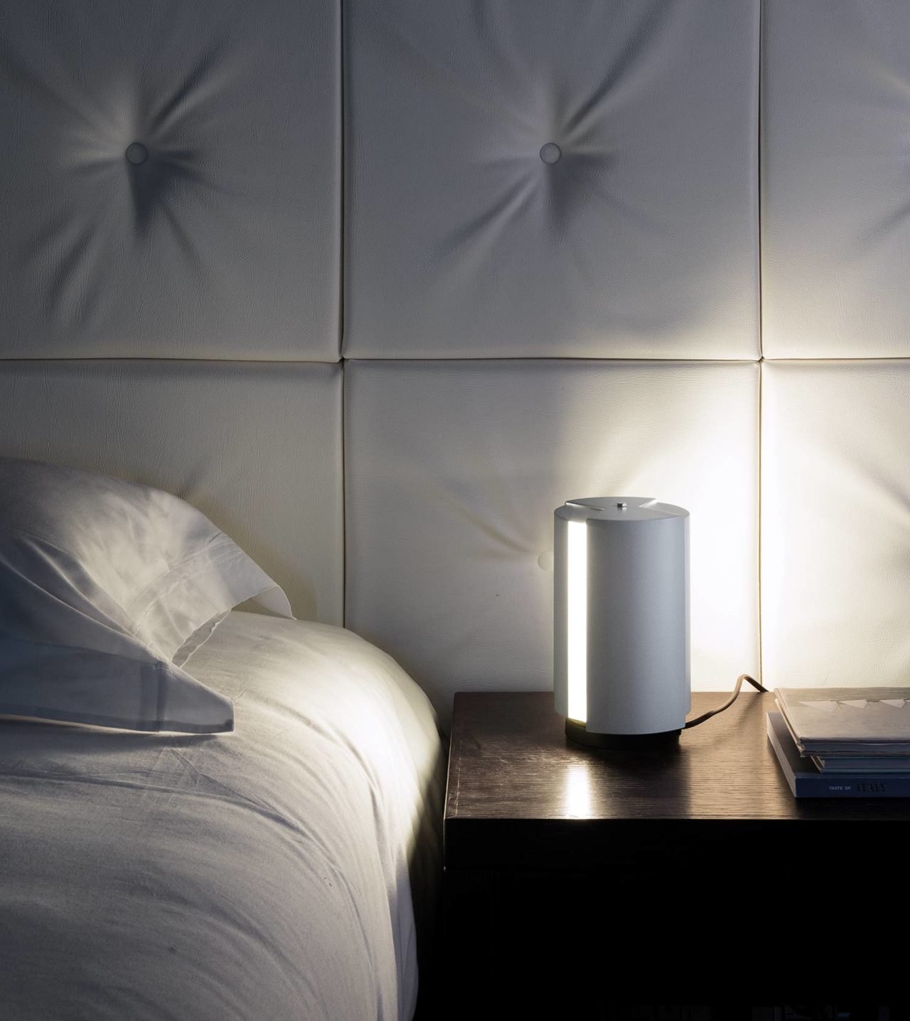 Pivotante À Poser Table Lamp