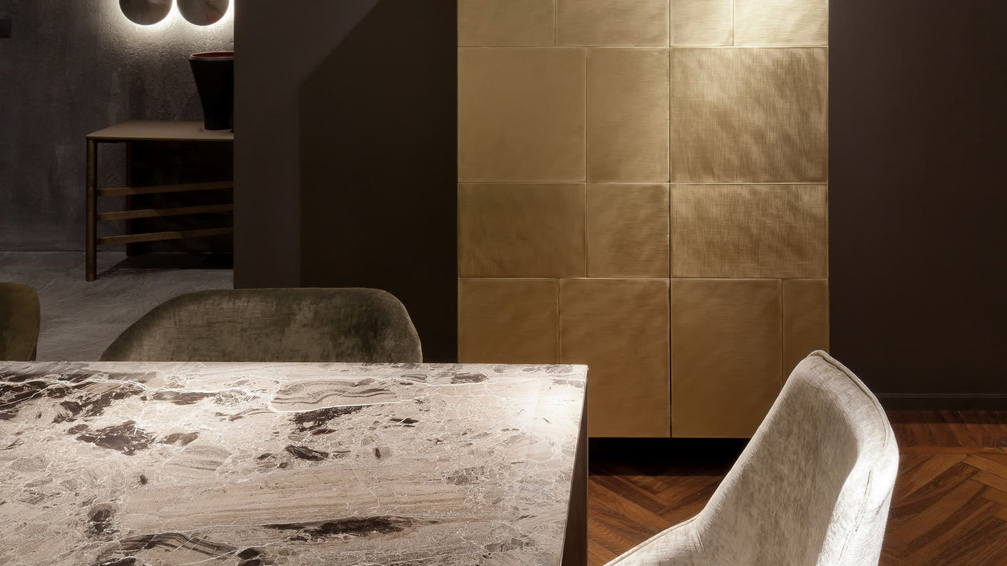 Ly-Table Dining Table