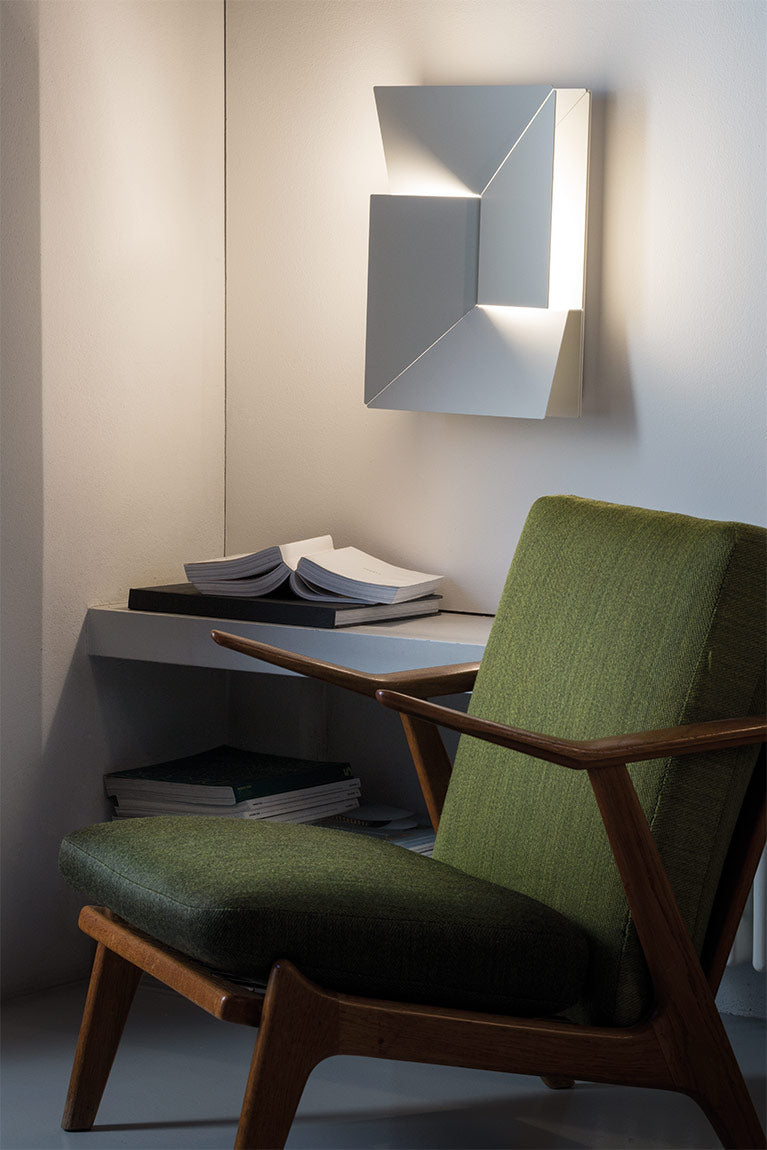 Wall Shadows Moyen Wall Light